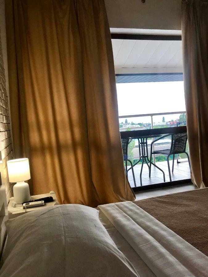 Золотий Лев Otel Zatoka Dış mekan fotoğraf
